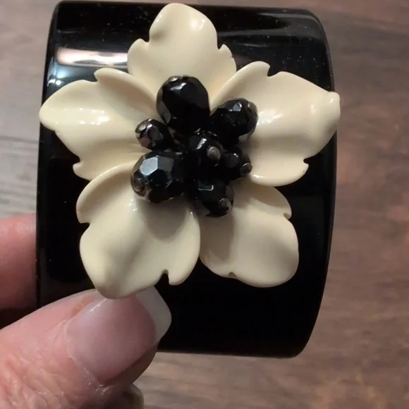 Anne Fontaine Black and Cream Floral Bracelet - Picture 2 of 6